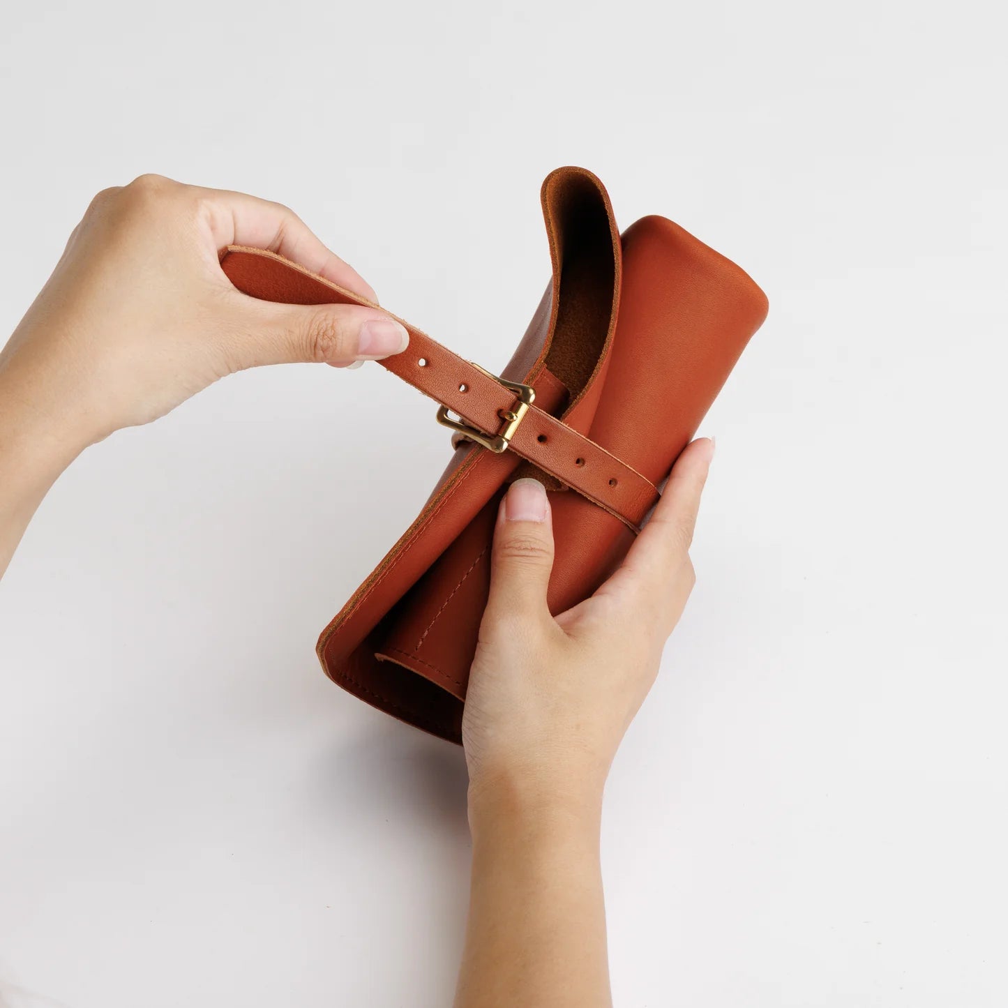 The Superior Labor: Glove Leather-Pen Roll (Cognac Brown)