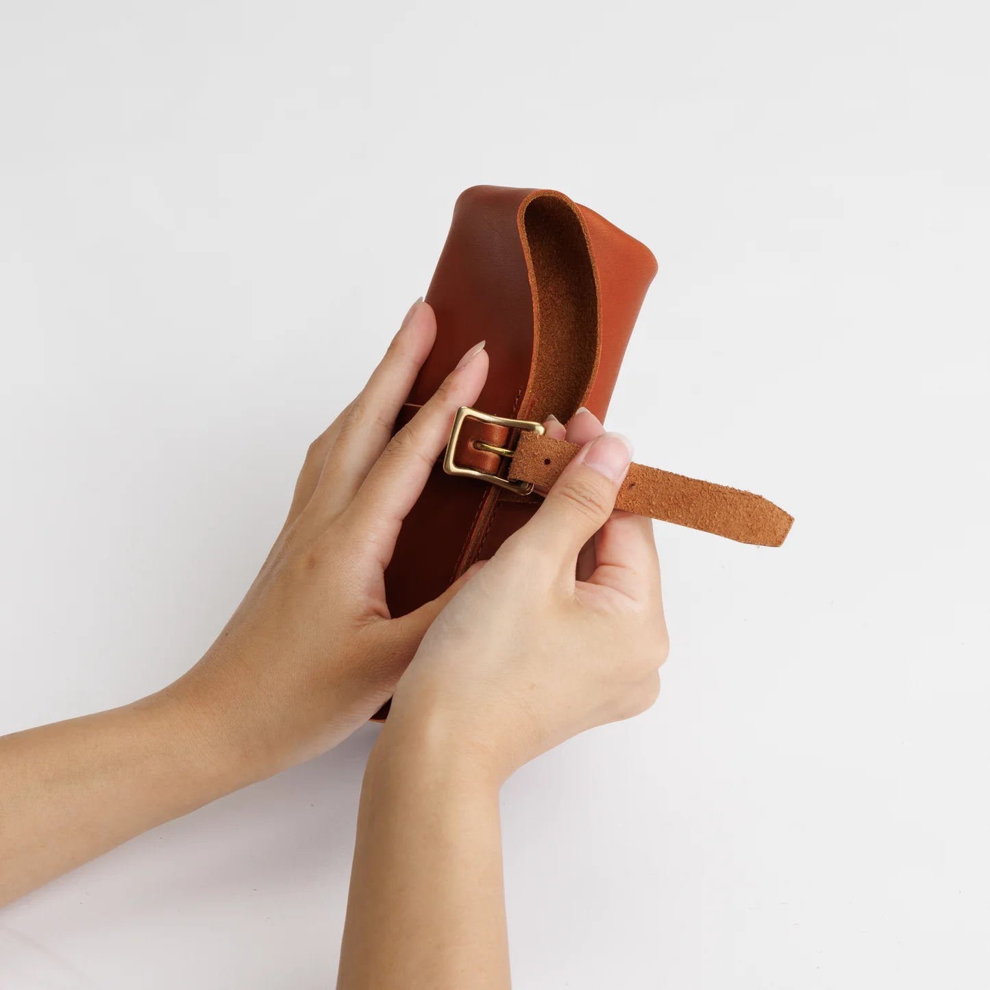 The Superior Labor: Glove Leather-Pen Roll (Cognac Brown)