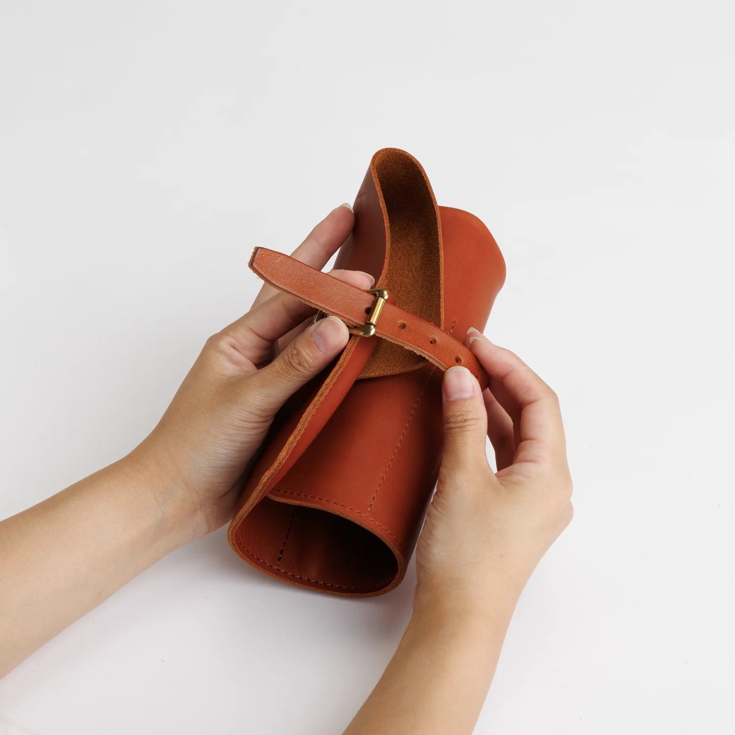 The Superior Labor: Glove Leather-Pen Roll (Cognac Brown)