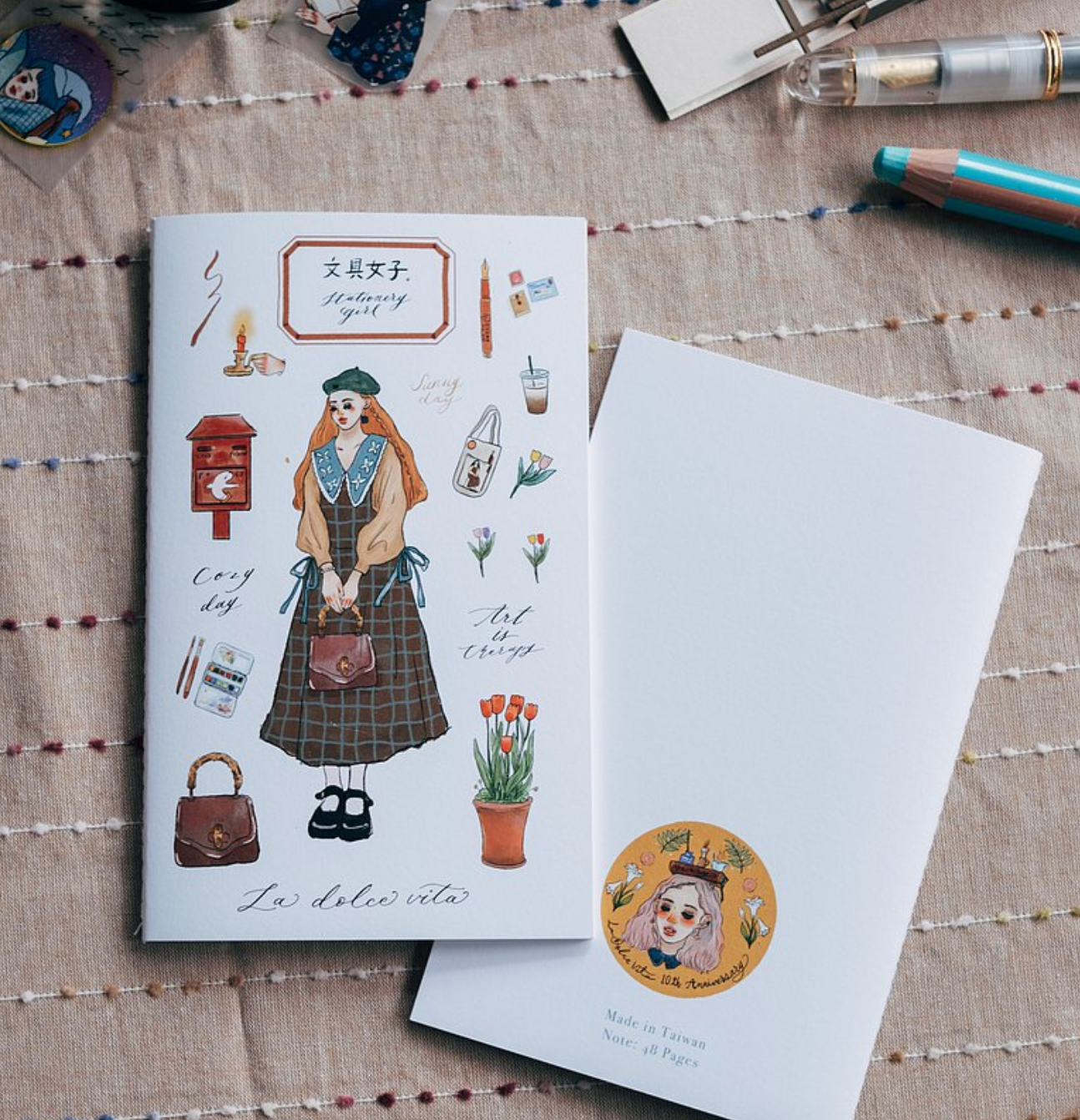 La Dolce Vita Notebook: Stationery Girl