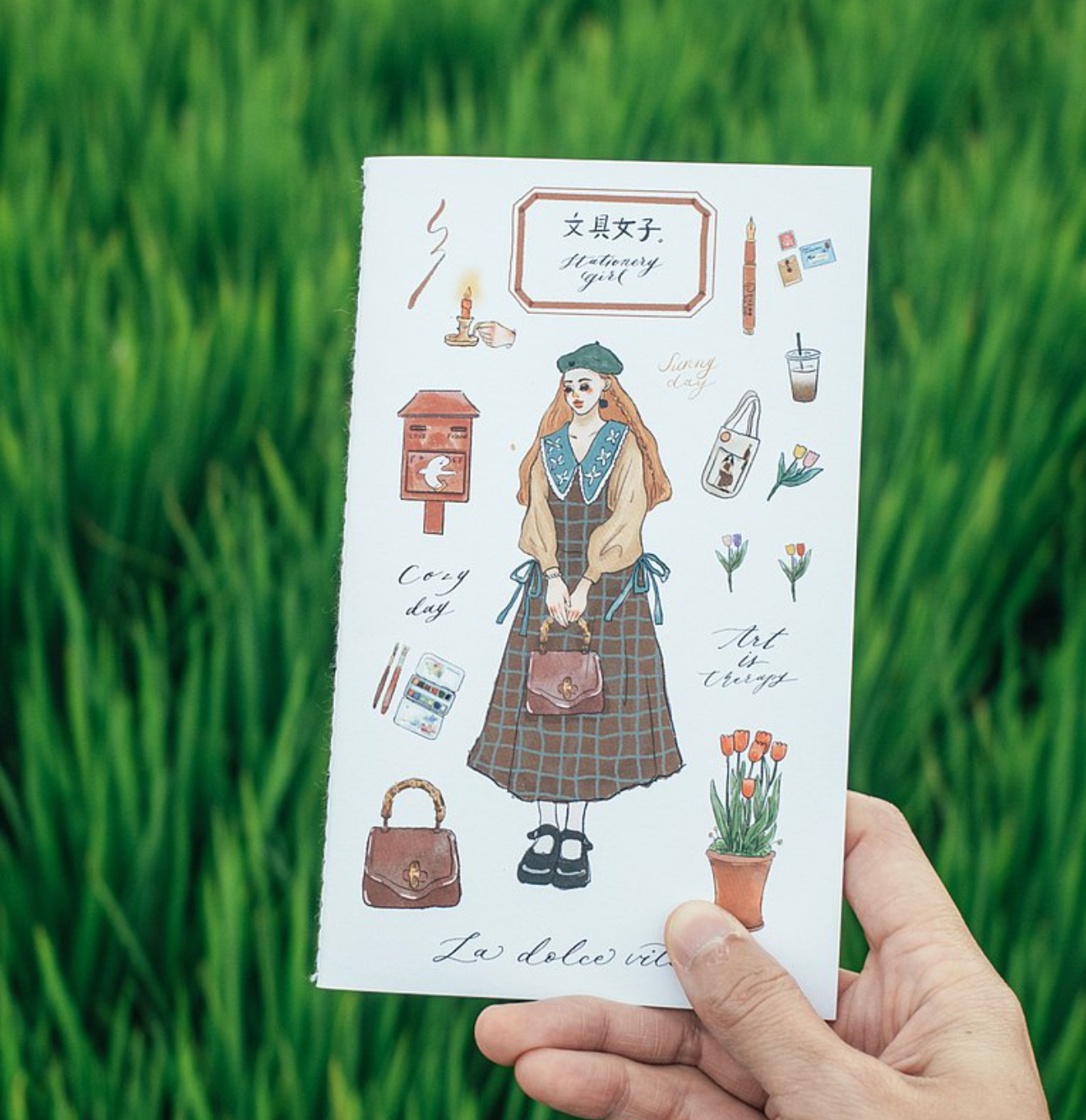 La Dolce Vita Notebook: Stationery Girl