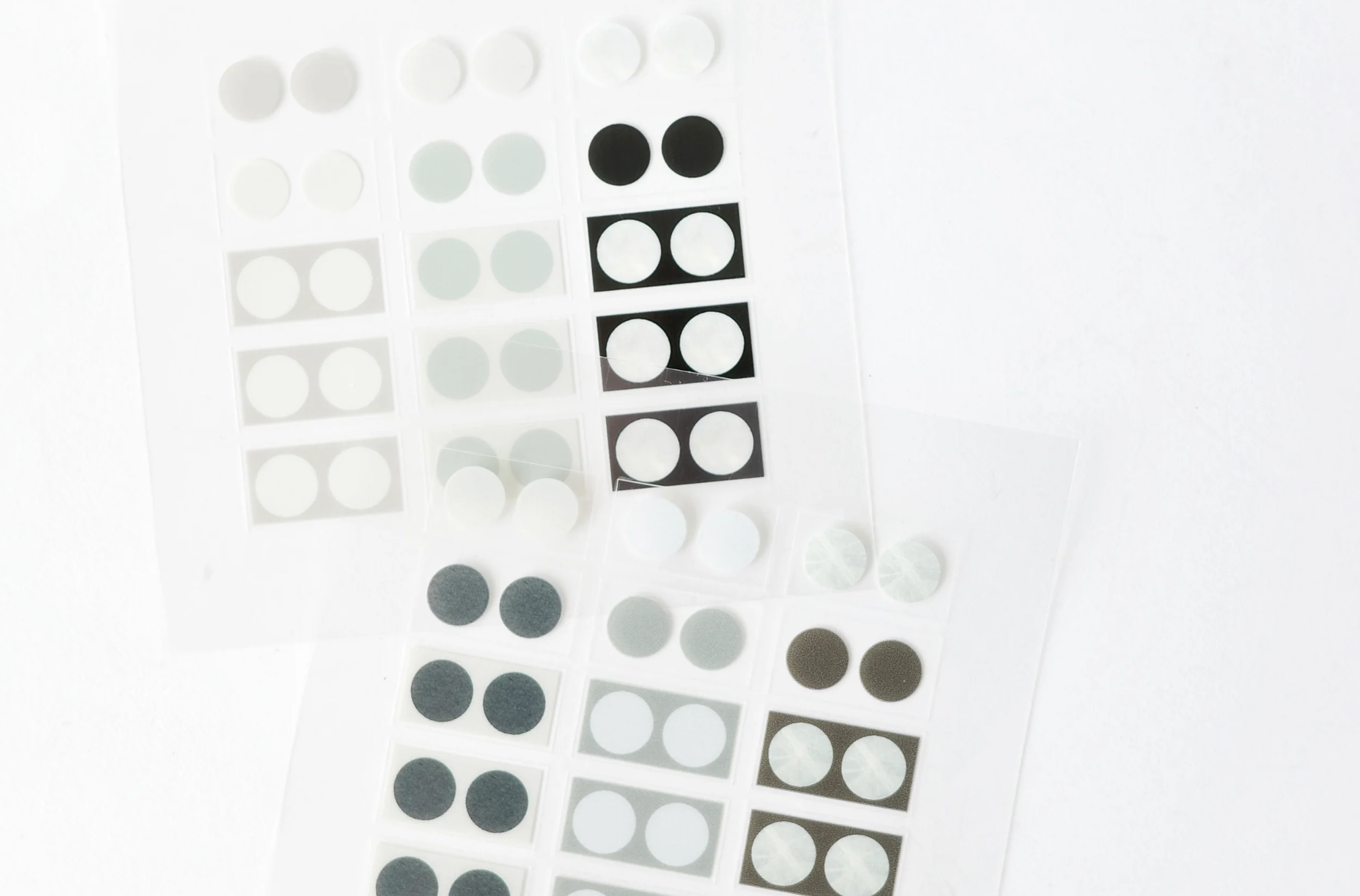 Nyret PET Stickers: Dot Dark