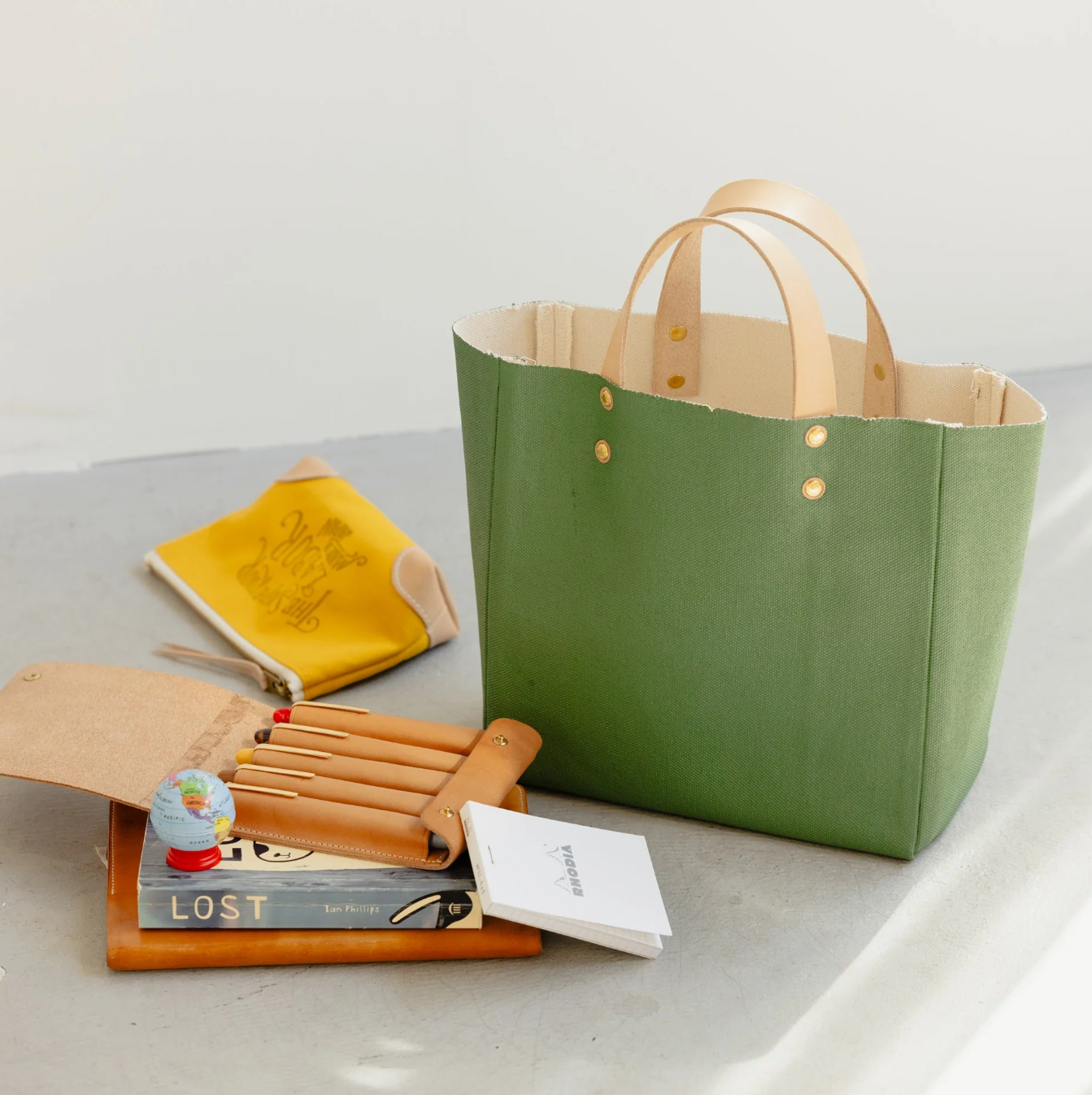 The Superior Labor-Paint Canvas Bag M (2 Colours)