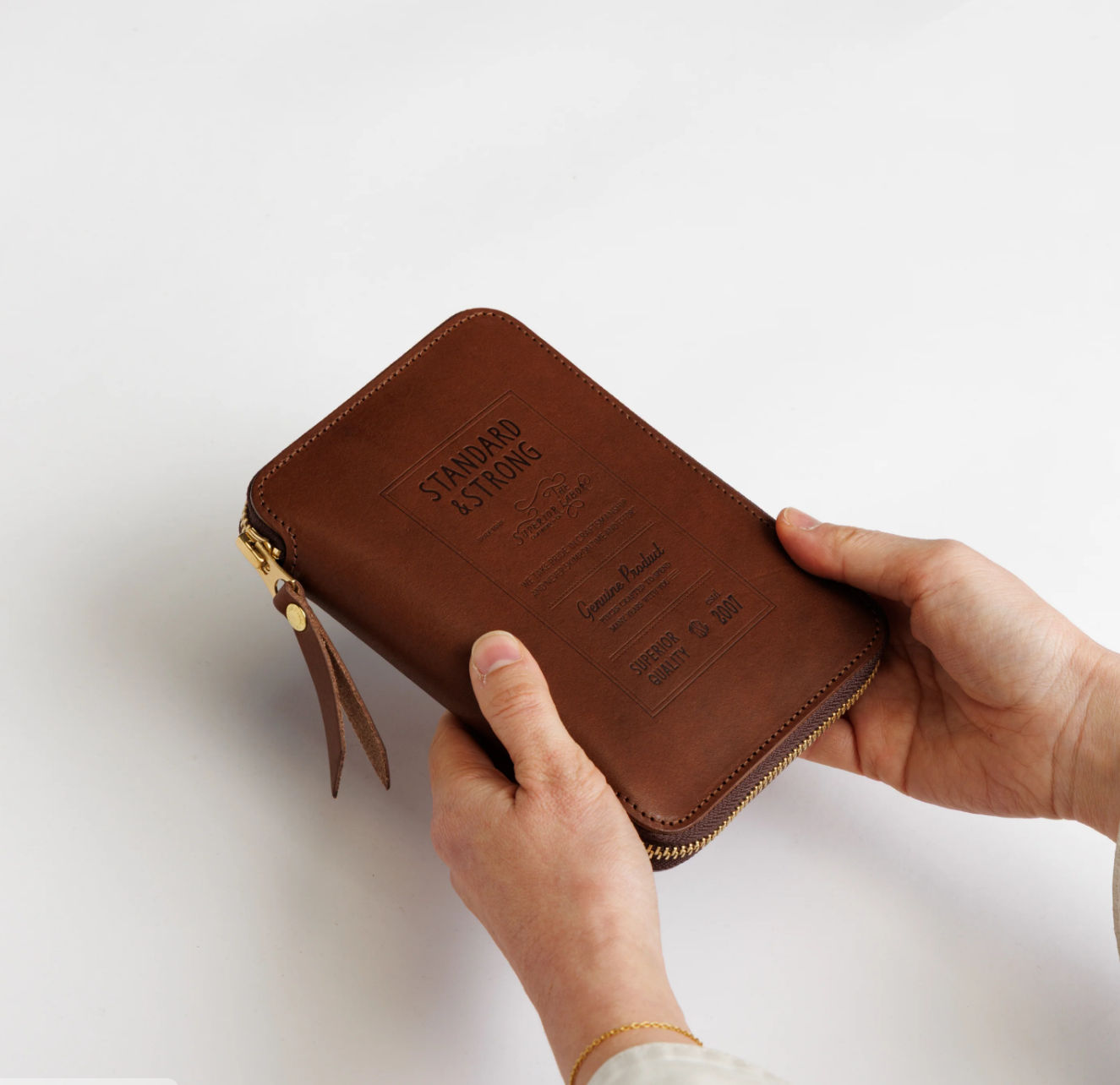 The Superior Labor: Stamped Series Zip Organizer A6 (Black)
