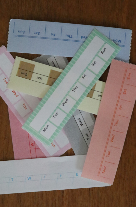 Roll Sticky Notes: Weekly Tracker