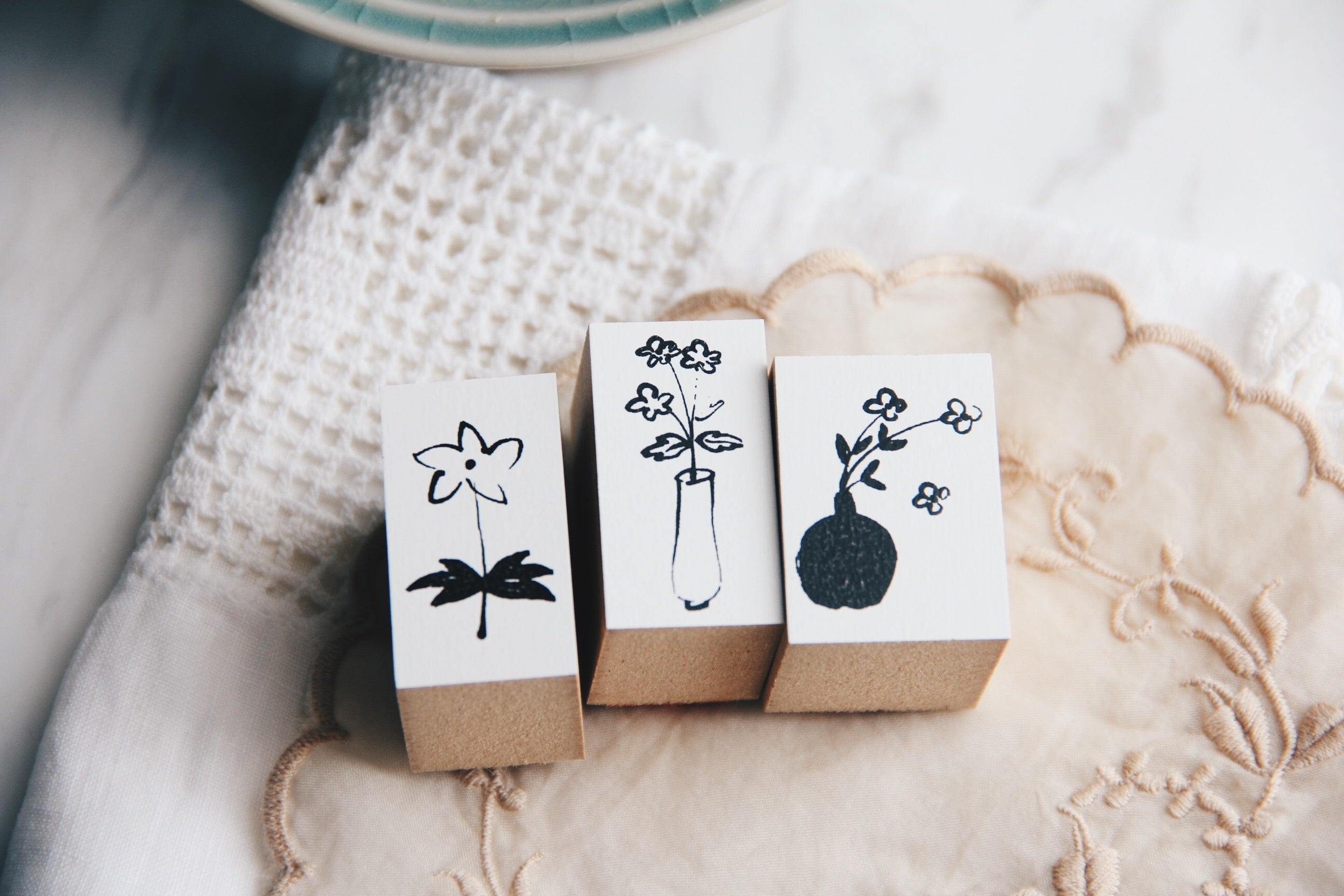 Nico Neco Original Japanese White Flowers Rubber Stamp - Smidapaper Ikigai Shop