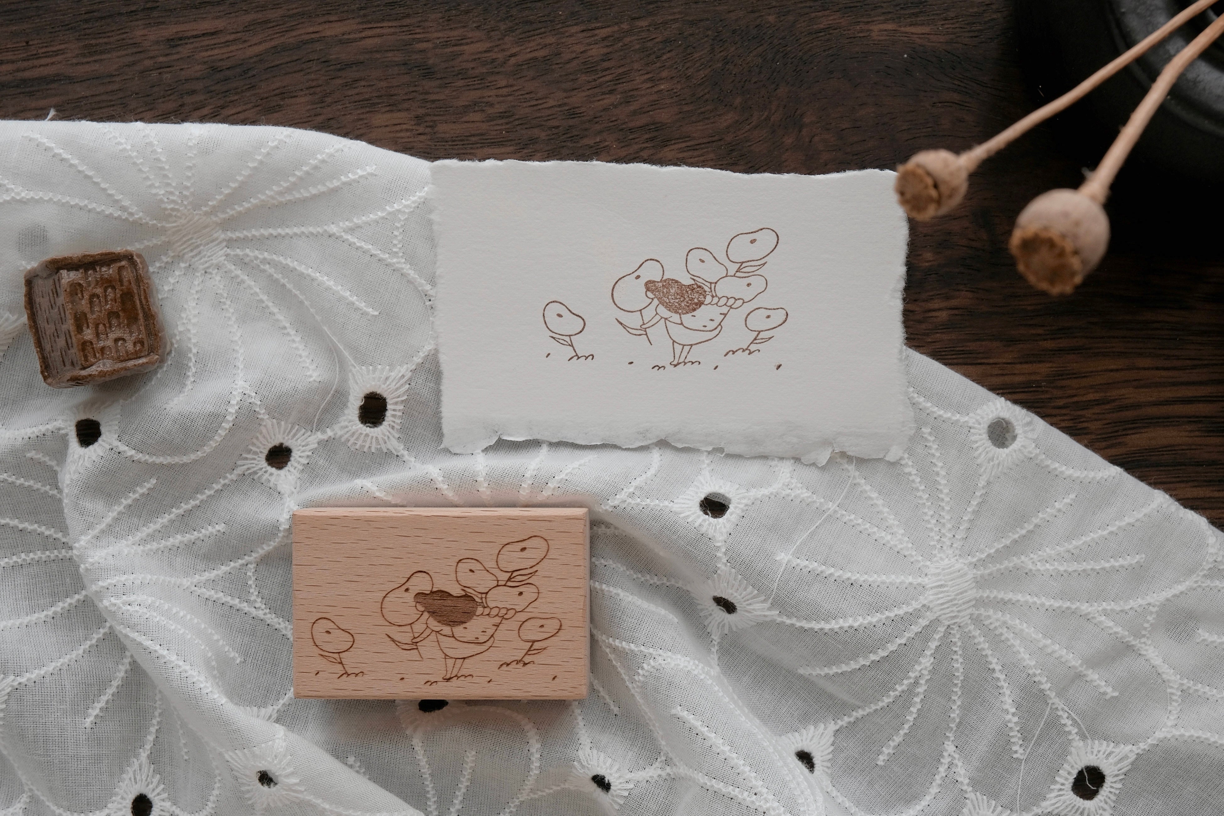 bighands Rubber Stamp- Pick Some Flowers