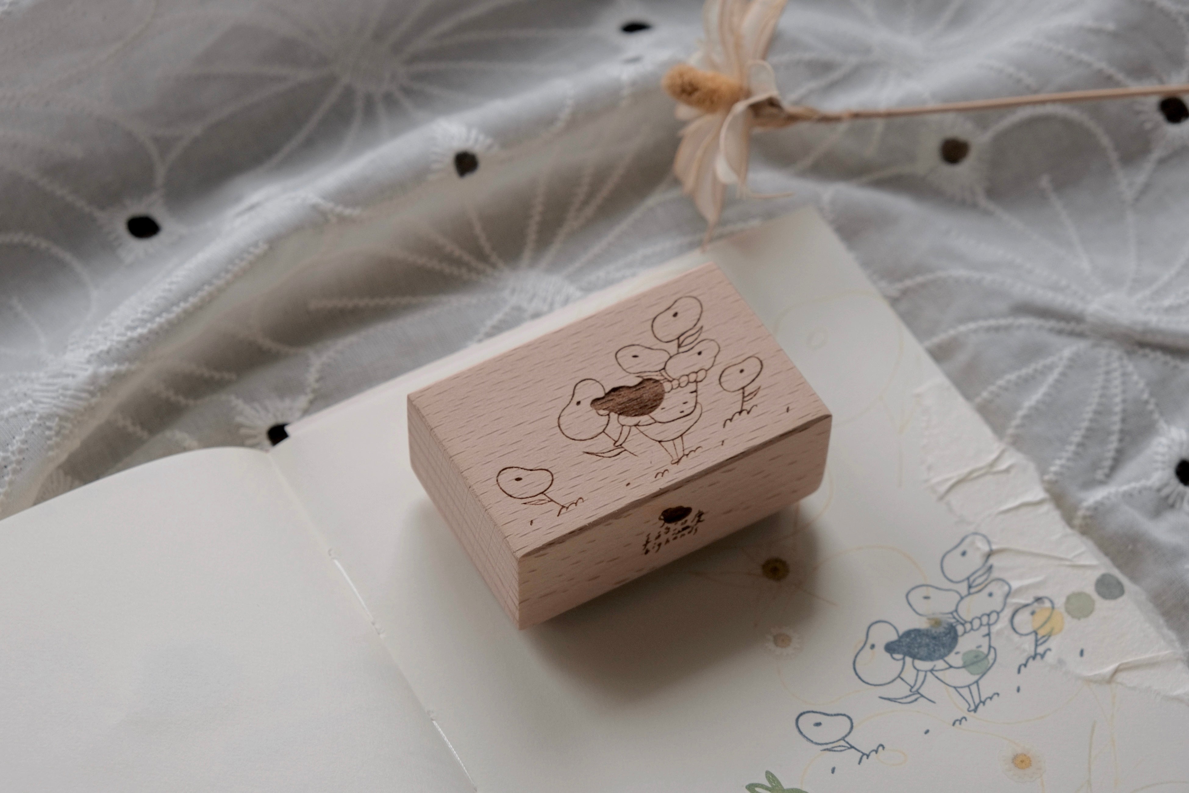 bighands Rubber Stamp- Pick Some Flowers