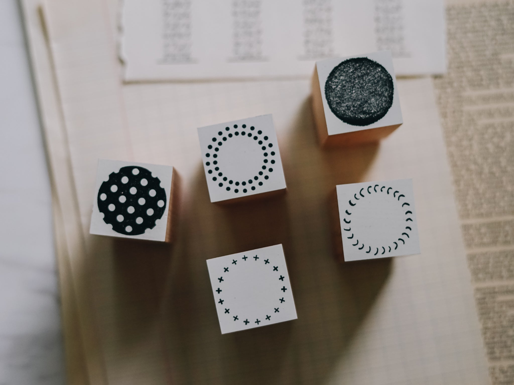 Osco Labo Large Rubber Stamp: Round White Dots - Smidapaper Ikigai Shop
