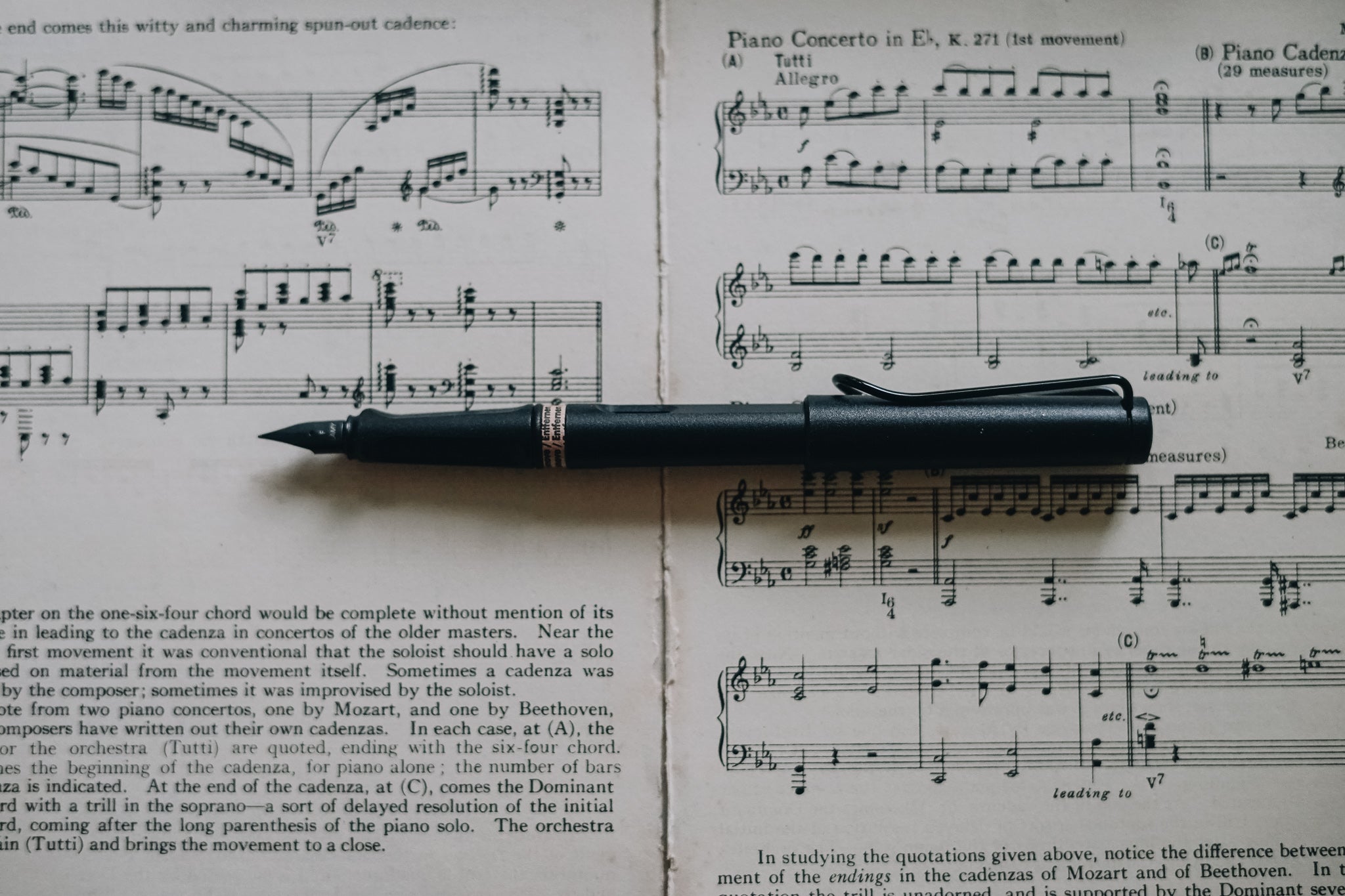 Lamy Safari 044 All Black Fountain Pen - Fine Set - Smidapaper Ikigai Shop