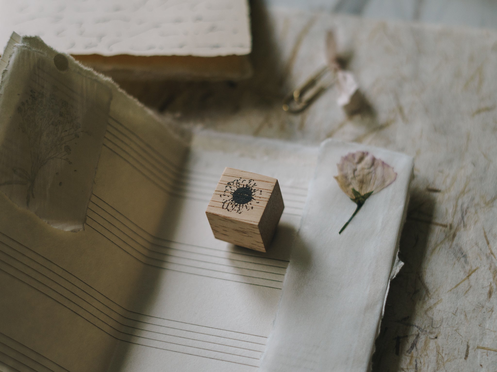 Pressed Flower Rubber Stamp: E - Smidapaper Ikigai Shop