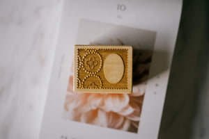 Jesslynn Padilla: Postage Stamp Rubber Stamp: Oval Frame