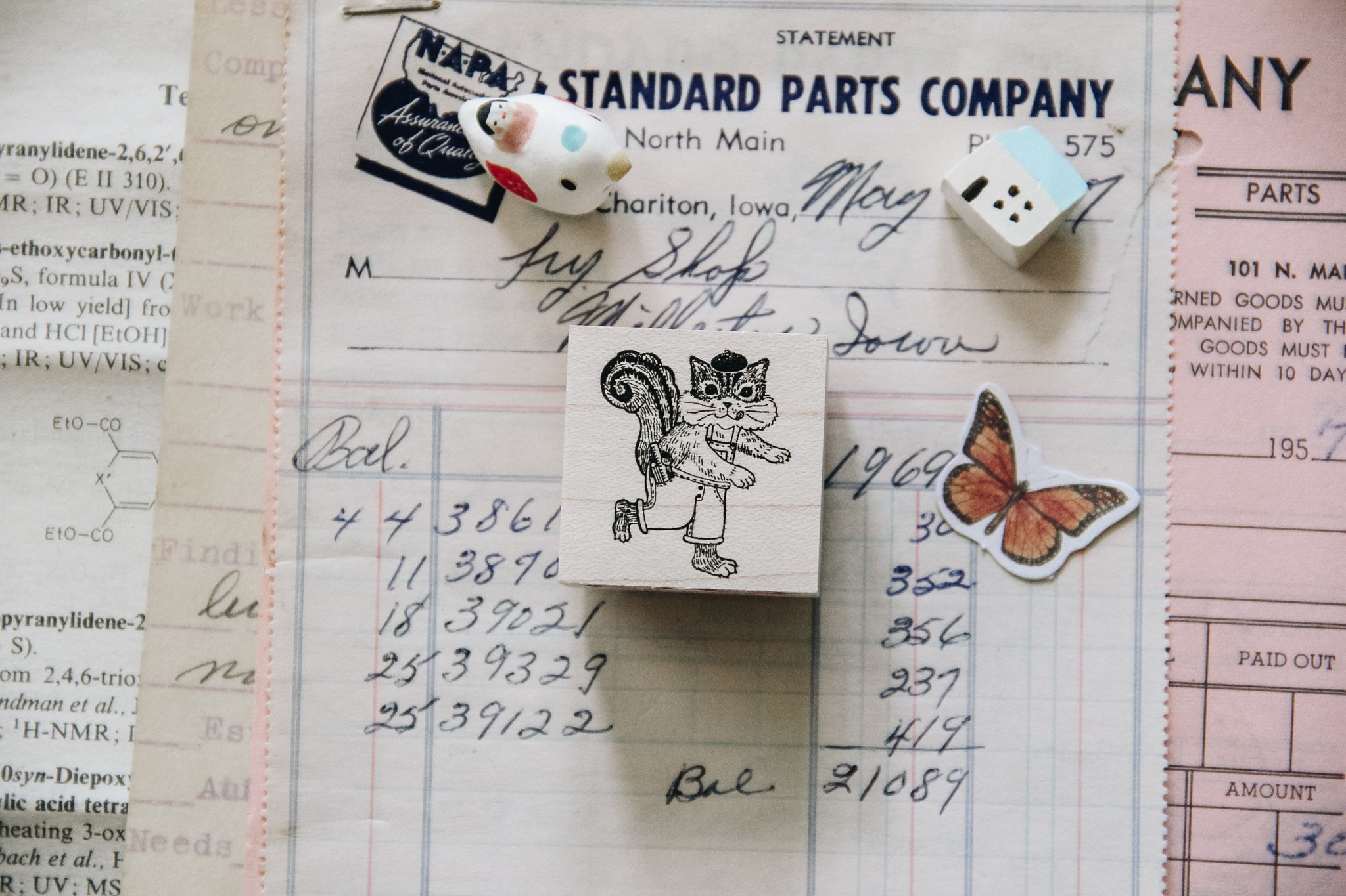 Chat Noir Papeterie: Helping Peanuts Rubber Stamp - Smidapaper Ikigai Shop