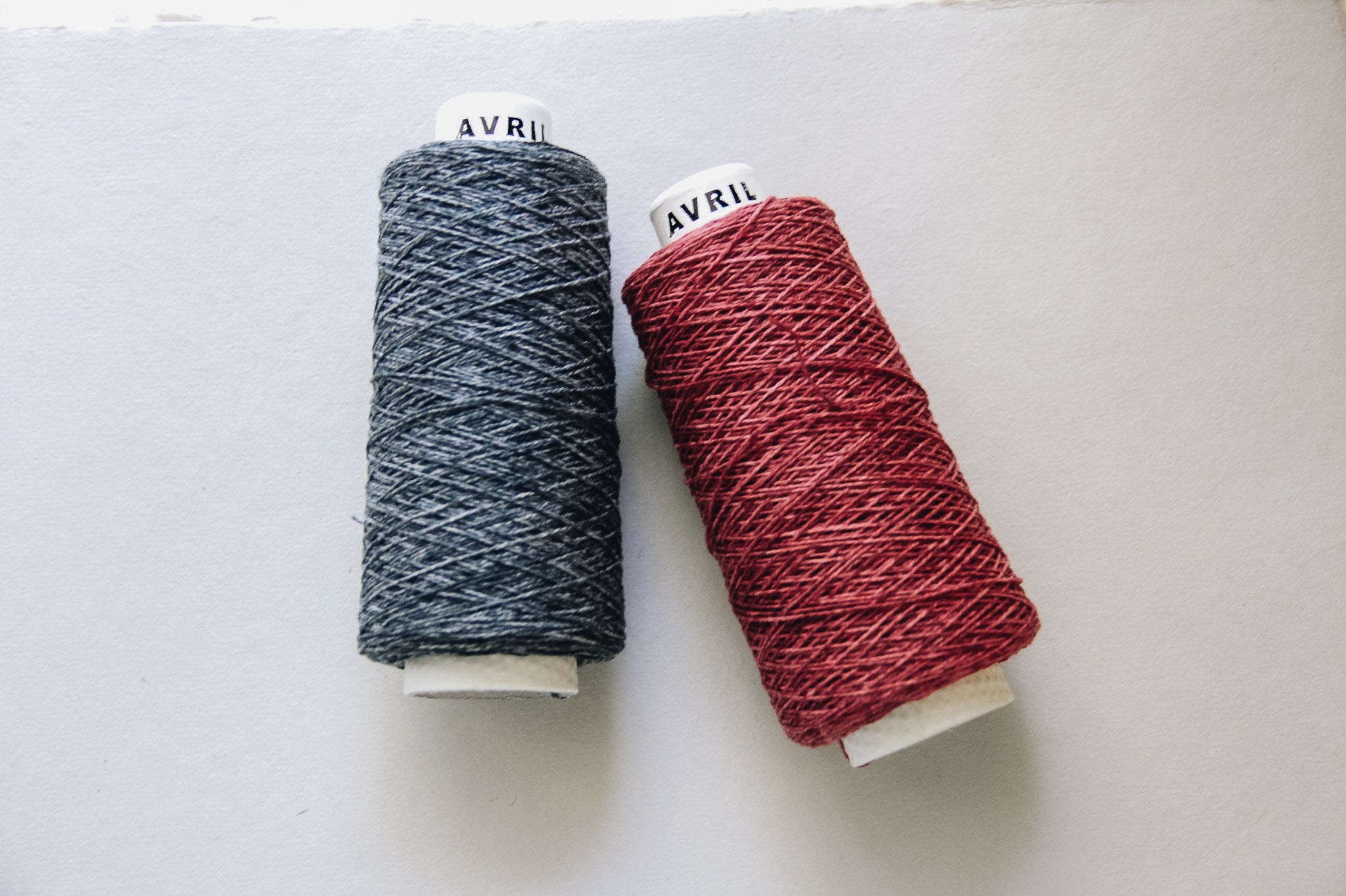 Avril Speck Yarn (2 Colours) - Smidapaper Ikigai Shop