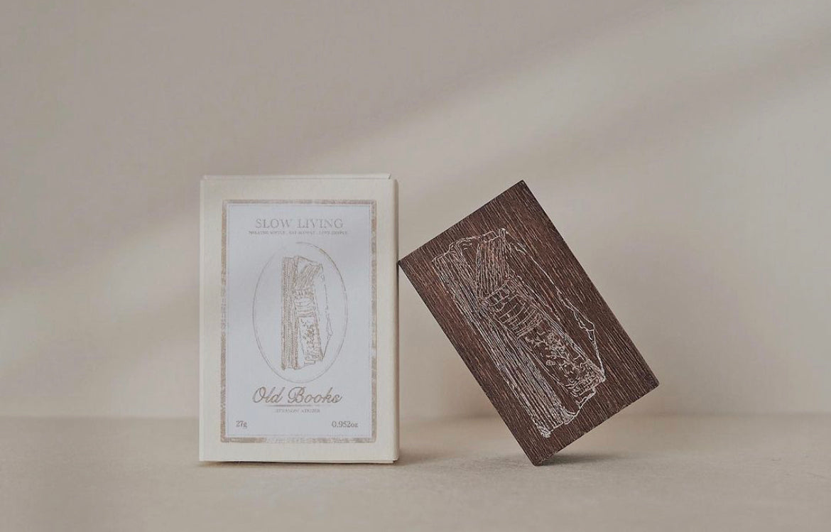 Jieyanow Slow Living: Old Books Rubber Stamp - Smidapaper Ikigai Shop