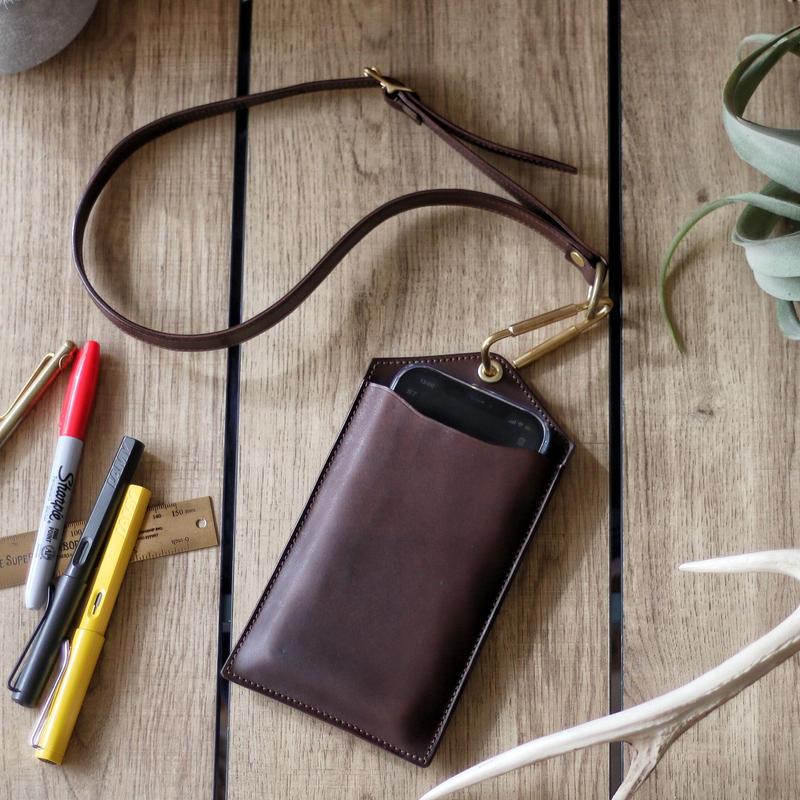 The Superior Labor-Mobile Holder L (3 colours) - Smidapaper Ikigai Shop