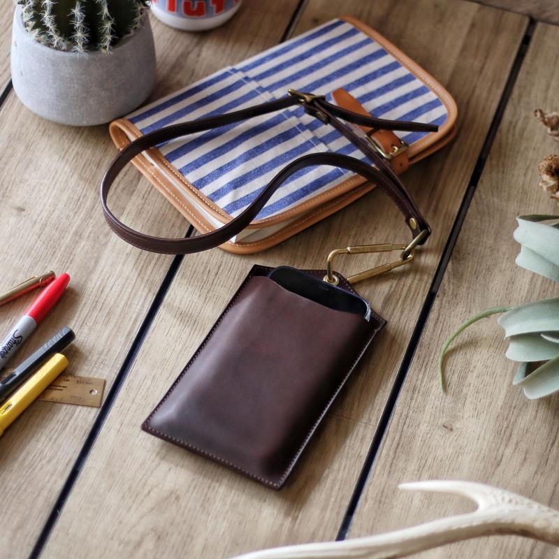 The Superior Labor-Mobile Holder L (3 colours) - Smidapaper Ikigai Shop