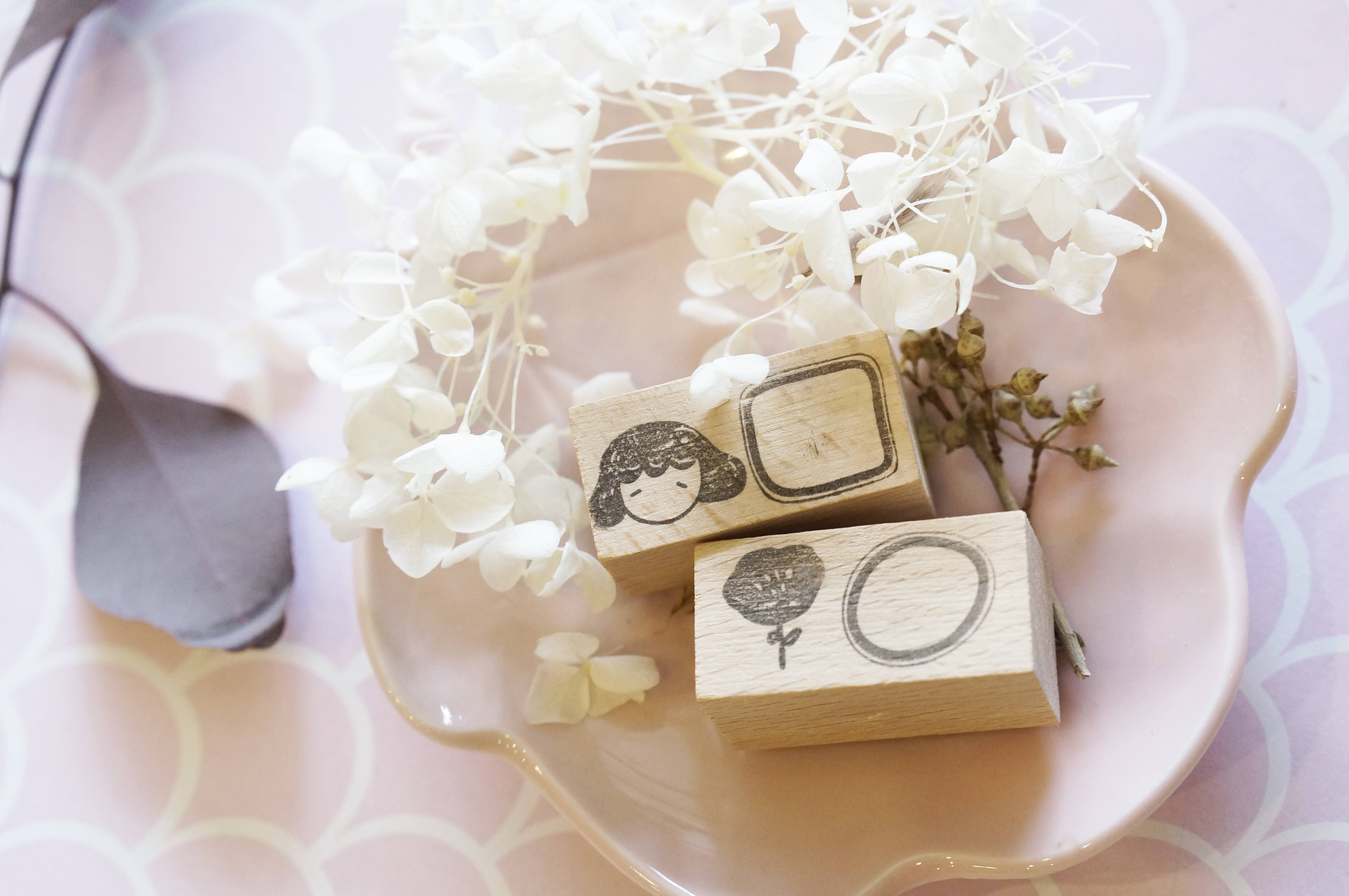 Kami Kami- Mini Frame: Girl with Square Frame Rubber Stamp - Smidapaper Ikigai Shop