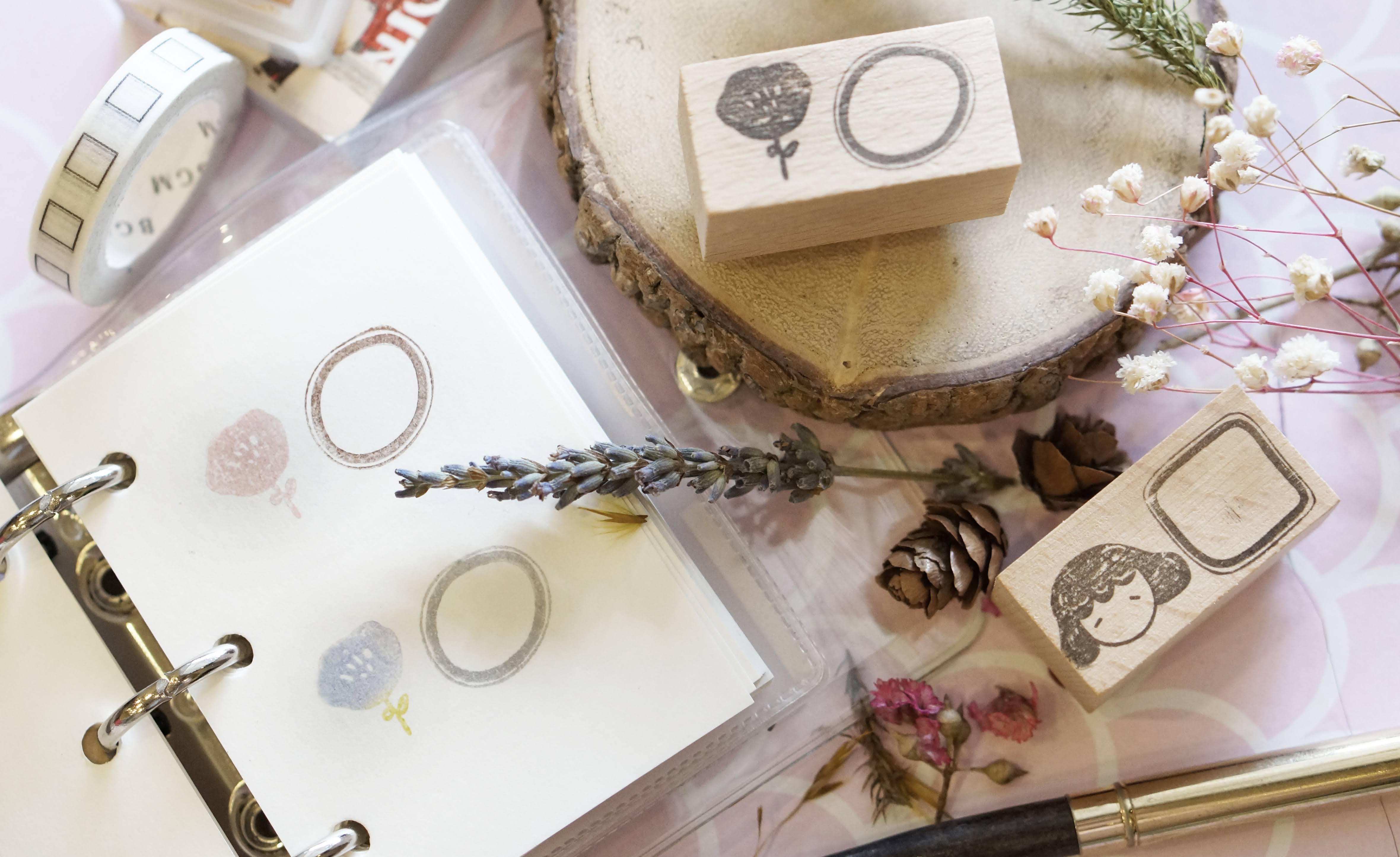Kami Kami- Mini Frame: Girl with Square Frame Rubber Stamp - Smidapaper Ikigai Shop