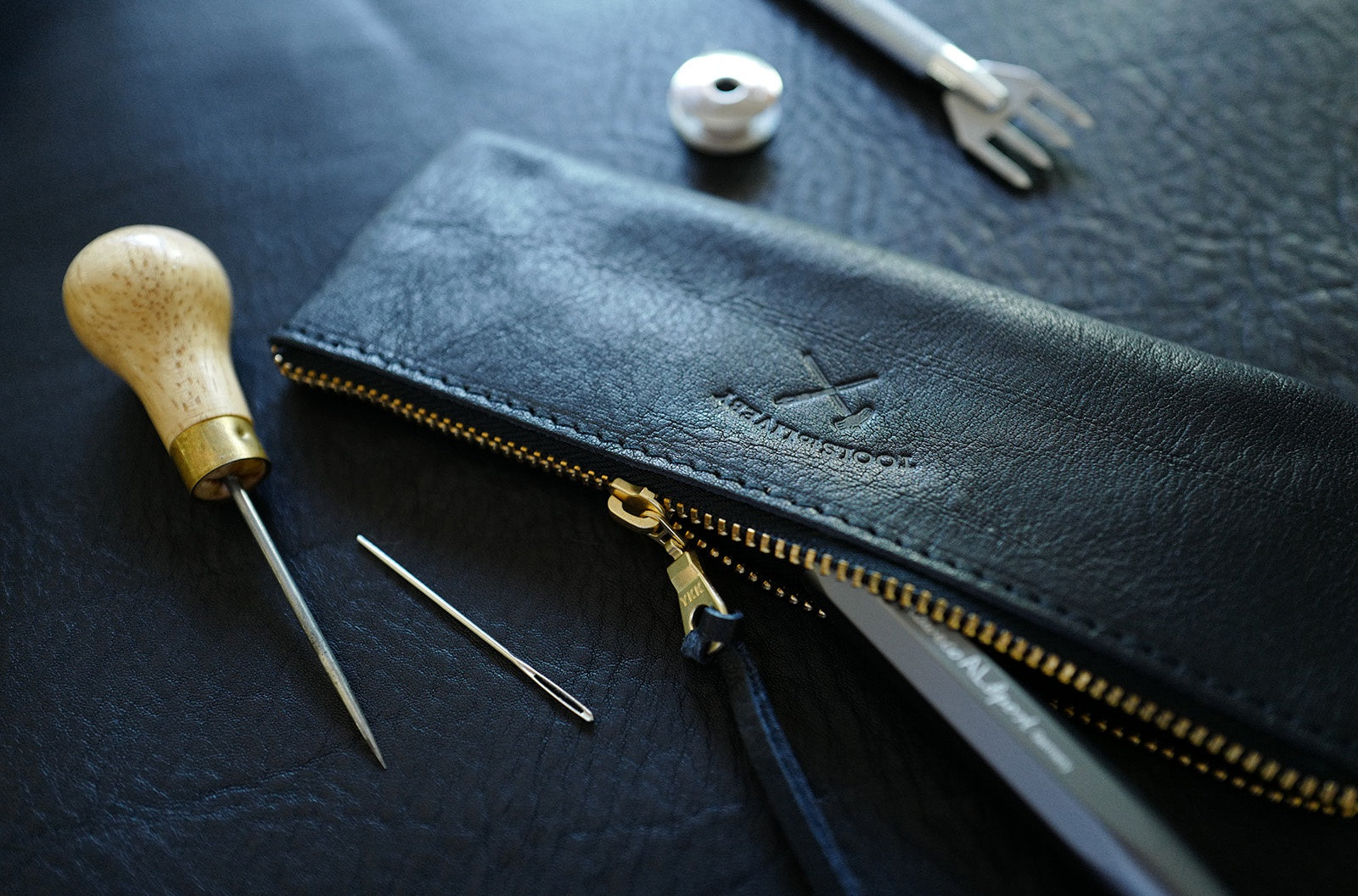 Tools to Liveby Leather Pen Case (Black Leather) - Smidapaper Ikigai Shop
