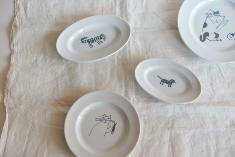 Classiky Toranekobonbon Oval Plate Small (Cat/Dog) - Smidapaper Ikigai Shop
