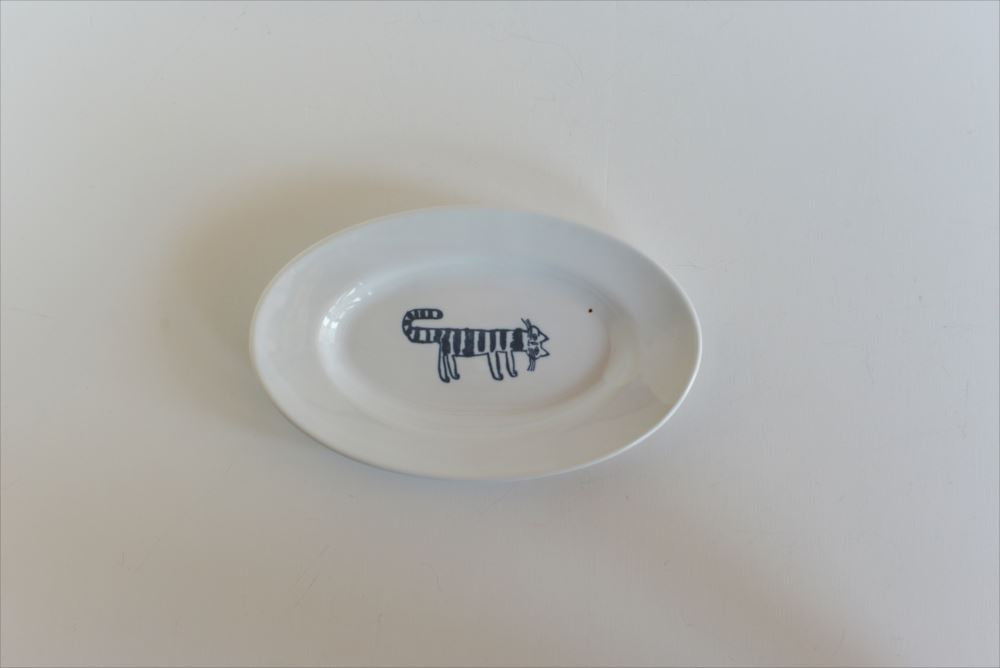 Classiky Toranekobonbon Oval Plate Large (Cat/Dog) - Smidapaper Ikigai Shop