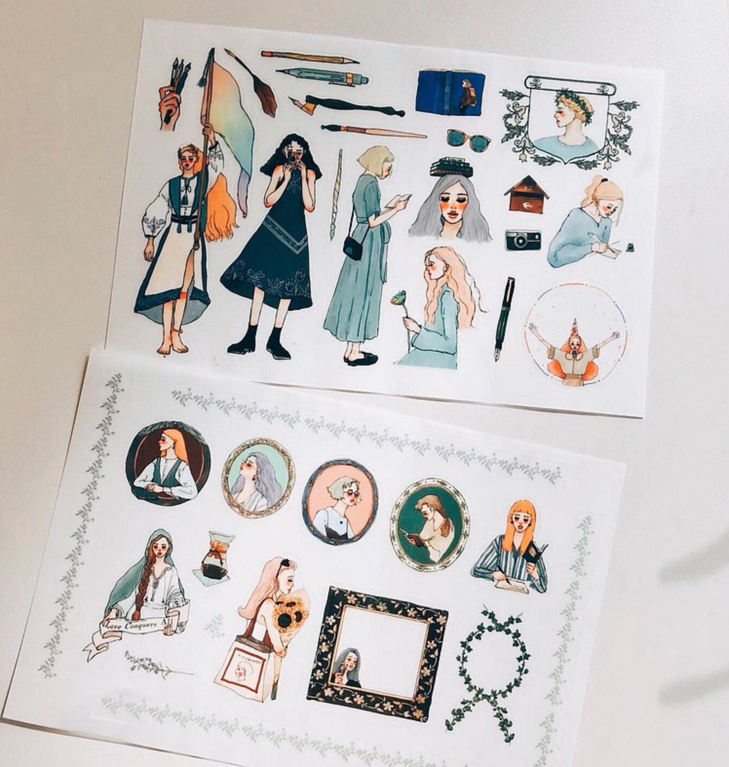 La Dolce Vita Literature Girl Transfer Sticker (set of 2) - Smidapaper Ikigai Shop