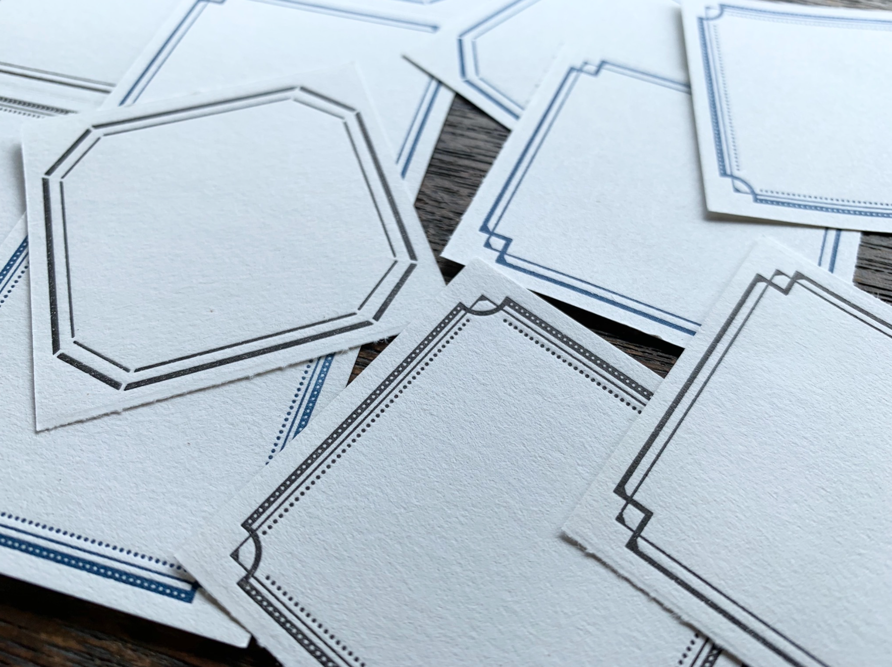 Oeda Letterpress 3 Pattern Label Book (Red & Bronze/ Blue & Black) - Smidapaper Ikigai Shop