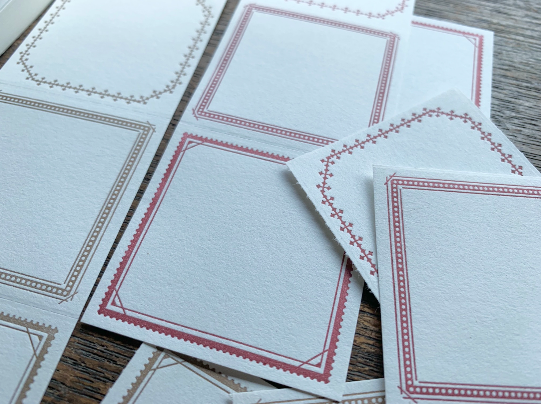 Oeda Letterpress 3 Pattern Label Book (Red & Bronze/ Blue & Black) - Smidapaper Ikigai Shop