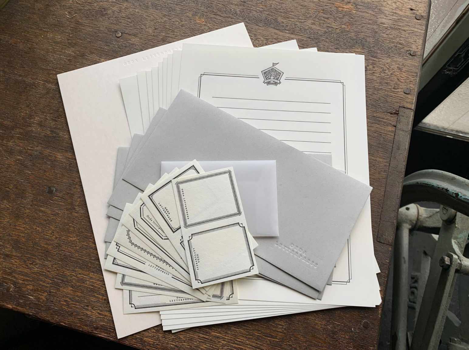 Oeda Letterpress Letter Set: Frame (Black/ Bronze) - Smidapaper Ikigai Shop