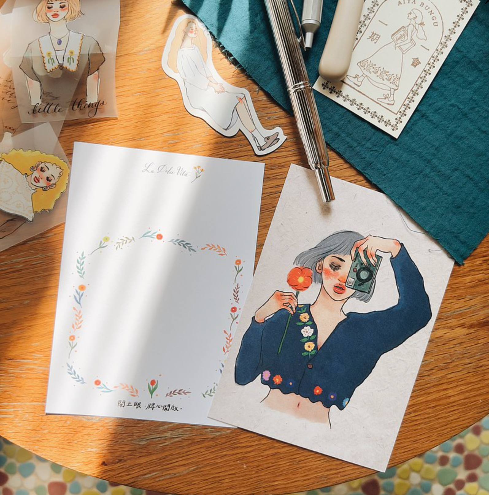 La Dolce Vita Postcard: Photographer Girl - Smidapaper Ikigai Shop