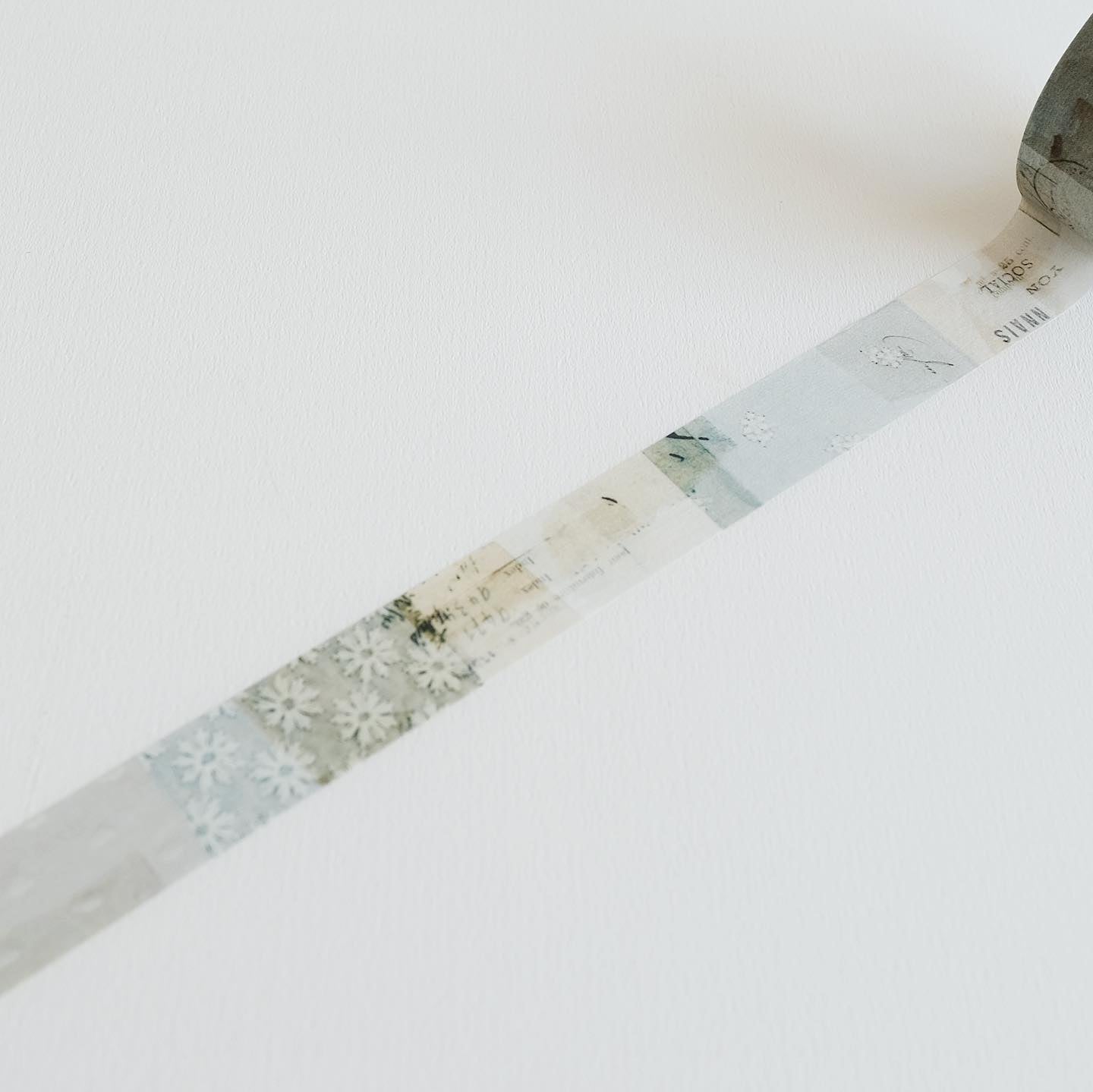 Yohaku Original Washi Tape- (YC-006) Winter Gifts: Fuyunoasa - Smidapaper Ikigai Shop